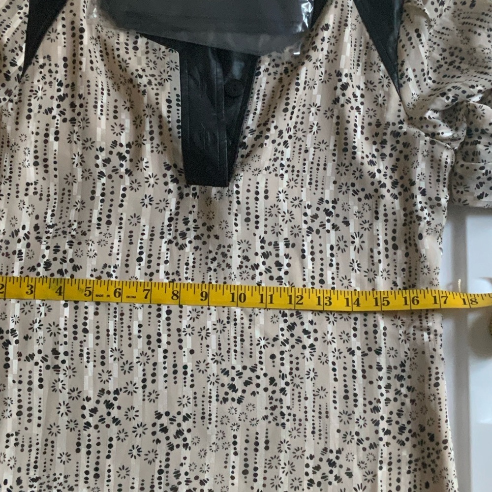 perfect travel companion โฃ๏ธ CAbi Faux Leather Accents 37โ length - Picture 4 of 11